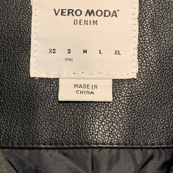 Only Hooded Winter Jacket - Picture 2 of 3